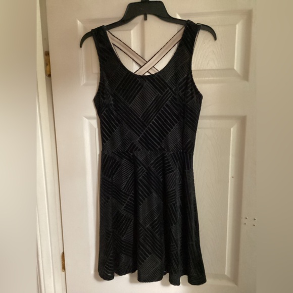🦌 NWT Candies Burnout Velvet Skater Dress black velvet Sz medium Holiday dress - Picture 3 of 7